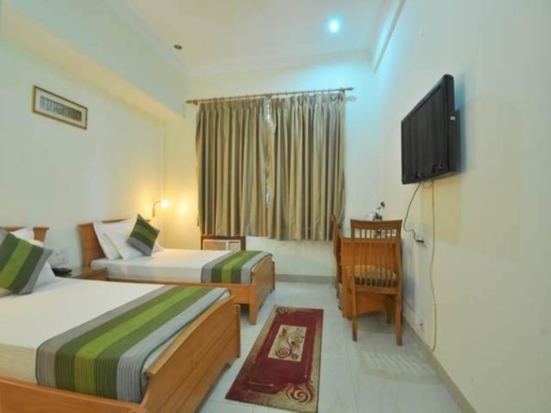 Treebo Palm Tree Palam Vihar Hotel Gurgaon Exterior photo