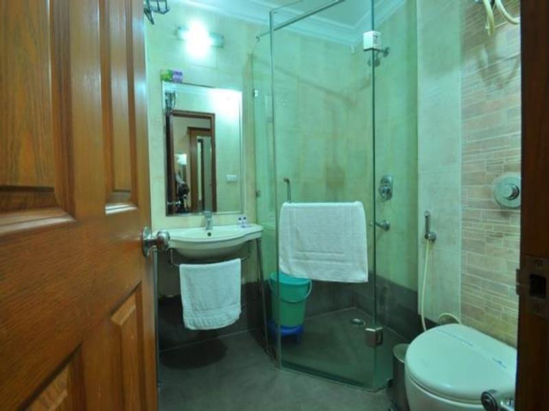 Treebo Palm Tree Palam Vihar Hotel Gurgaon Exterior photo